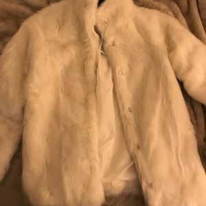 NWT! Faux fur cream jacket, hook&eye, sz small